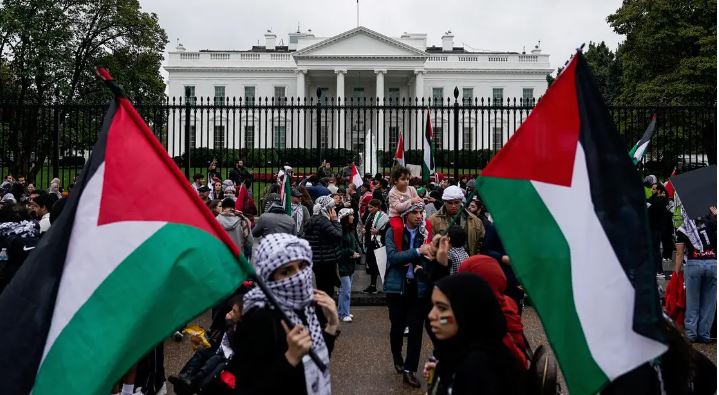 مسلمون أمريكيون يتعهدون بالتخلي عن بايدن بسبب الحرب في غزة