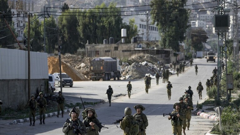 إذاعة الجيش الإسرائيلي: مسلحون أطلقوا النار على حاجز عسكري غرب جنين