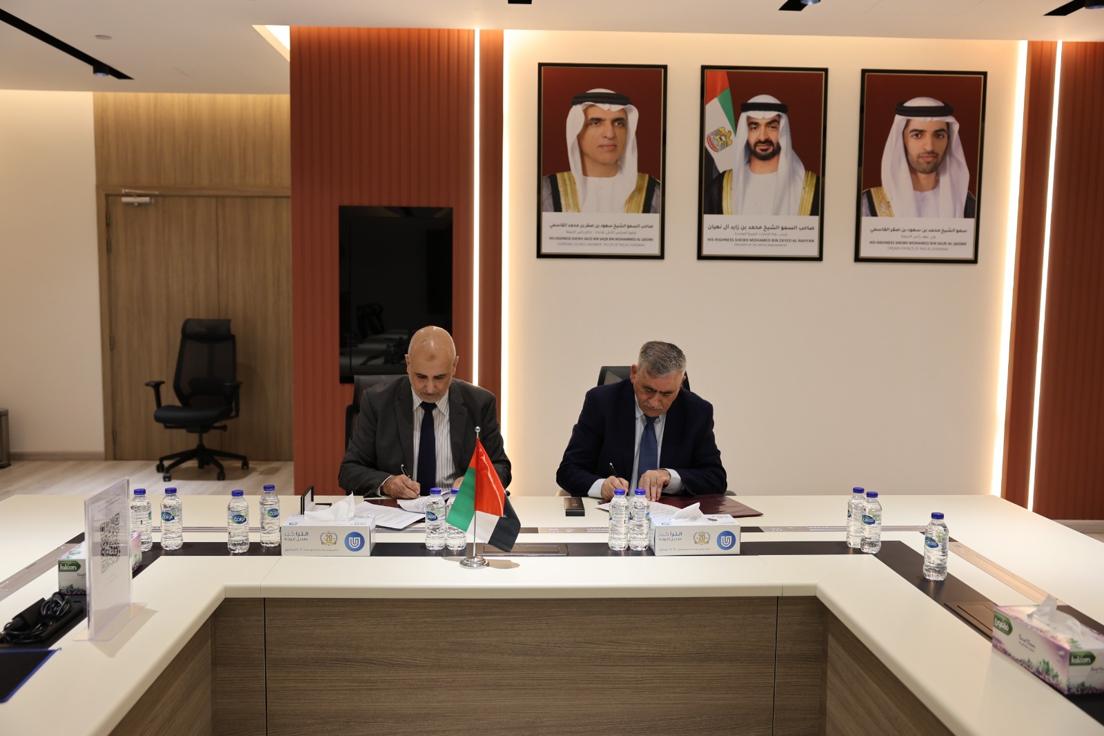 رئيس الجامعة الأردنية يوقع اتفاقية تعاون مع جامعة رأس الخيمة للطب والعلوم الصحية في دولة الإمارات العربية