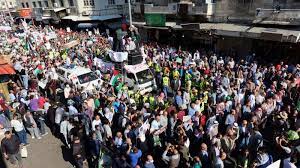 أردنيون يشاركون في وقفات ومسيرات رفضا لاستمرار العدوان على غزة 