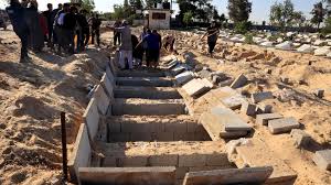 مساعدة بلينكن: اطلعنا على تقارير عن مقبرة جماعية في غزة