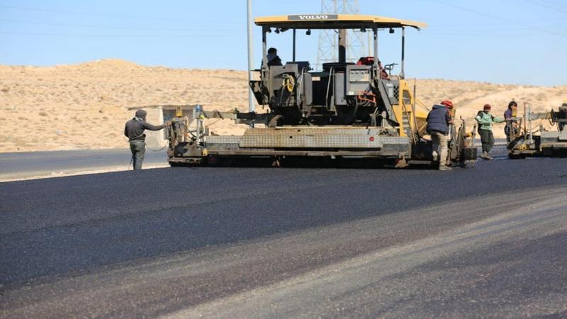 الأشغال: بدء صيانة الطريق الصحراوي من القويرة إلى جسر الاتحاد قريبا