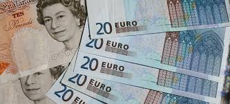 الاسترليني يواصل انخفاضه أمام الدولار واليورو