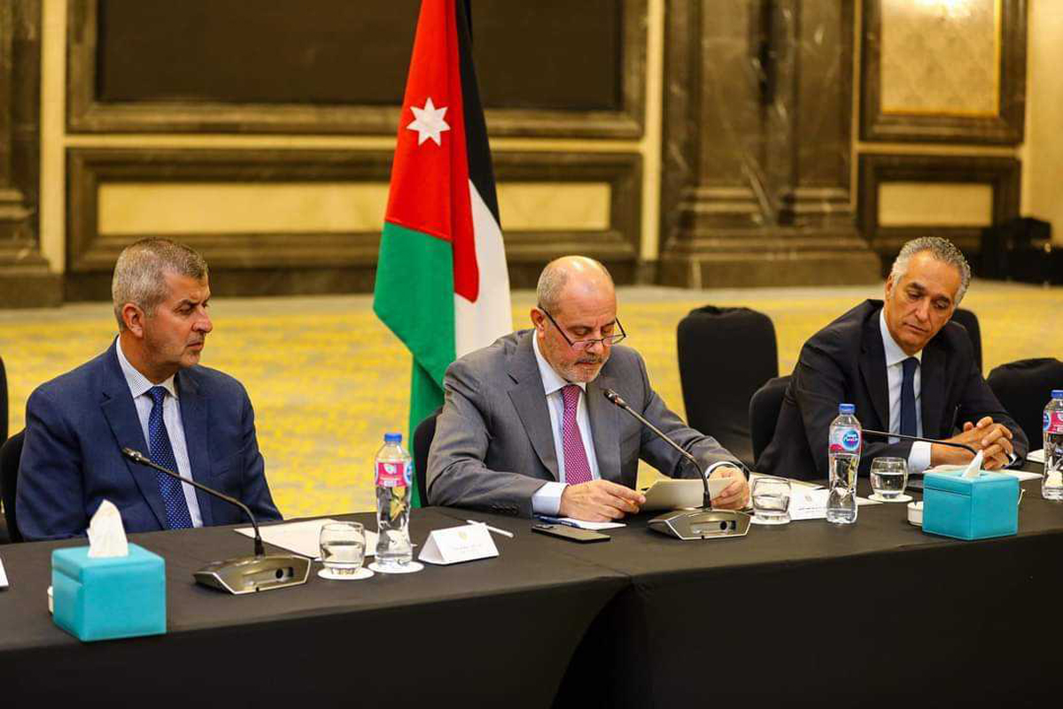 وزير الصناعة يؤكد أهمية الاستفادة من إمكانيات ومواطن القوة للأردن ومصر