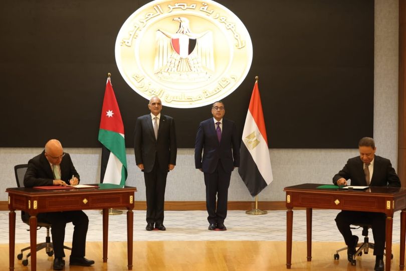 الخصاونة ومدبولي يوقعان محضر اجتماعات الدورة 32 للجنة العليا الأردنية المصرية 