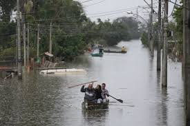 ارتفاع ضحايا الفيضانات في البرازيل إلى 126 قتيلا 