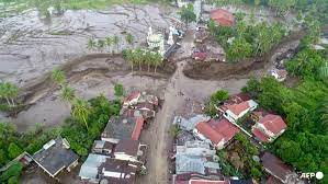 إندونيسيا: ارتفاع حصيلة ضحايا الفيضانات إلى 58 قتيلا و35 مفقودا 
