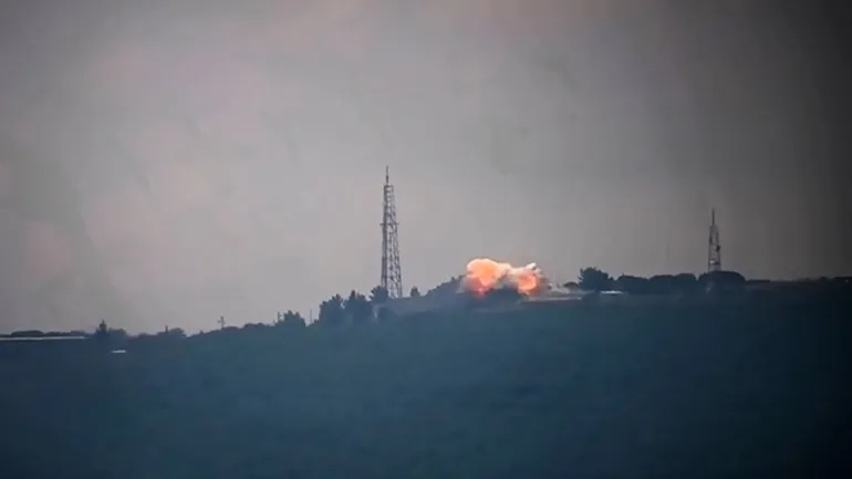 الجيش الإسرائيلي: رصدنا إطلاق نحو 75 قذيفة صاروخية من لبنان