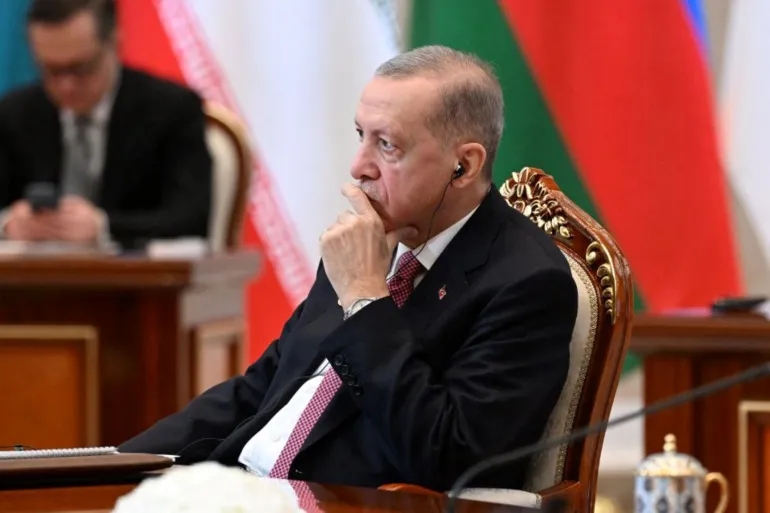تركيا تعزي في وفاة الرئيس الإيراني