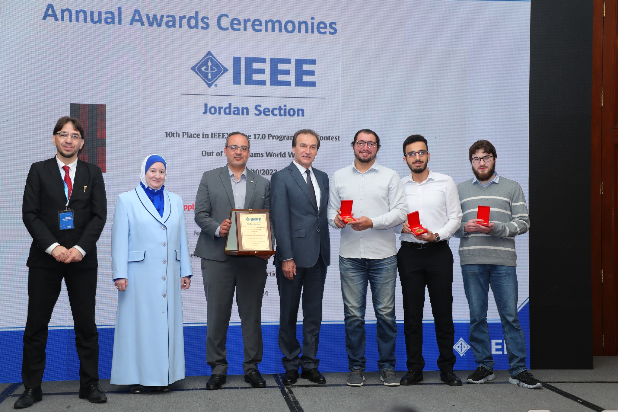 تكريم العلوم التطبيقية من IEEE فرع الأردن على إنجازها النوعي في مسابقة IEEExtreme على مستوى العالم...