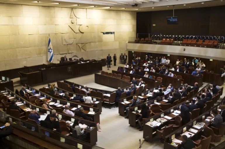 الإذاعة الإسرائيلية: الكنيست يصوت غدا على تمديد مدة خدمة الاحتياط بالجيش