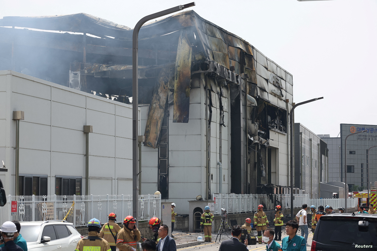 كوريا الجنوبية : العثور على نحو 20 جثة في حريق مصنع بطاريات 