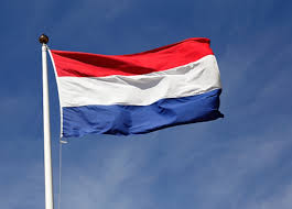 هولندا تحث رعاياها على مغادرة لبنان