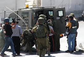 اعتقال 6 فلسطينيين في الخليل ونابلس