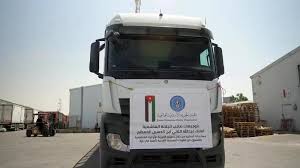 عبور 32 شاحنة مساعدات جديدة لأهلنا في غزة