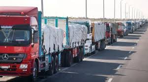 تسيير قافلة مساعدات إنسانية من 50 شاحنة لسكان غزة