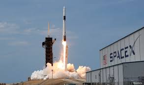 فشل صاروخ سبيس اكس يخلف أقمار ستارلينك في مدار خطأ