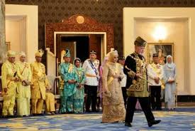 ماليزيا تتوّج الملياردير إبراهيم إسكندر ملكاً جديداً