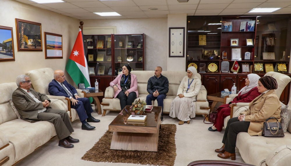 الجامعة الهاشمية والجمعية الملكية للتوعية الصحية يقيمان يوماً صحياً توعوياً لطلبة الجامعة