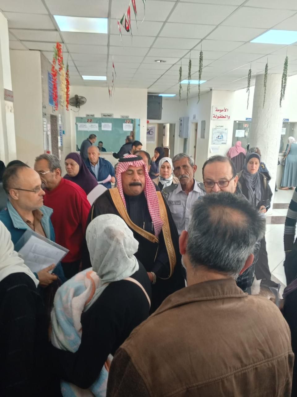 البدادوة يزور مركز صحي القويسمة ويؤكد ضرورة ايجاد بيئة طبية تليق بالأردنيين