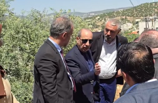 وزير الإدارة المحلية يتفقد واقع الخدمات المقدمة للمواطنين في كفرنجة 