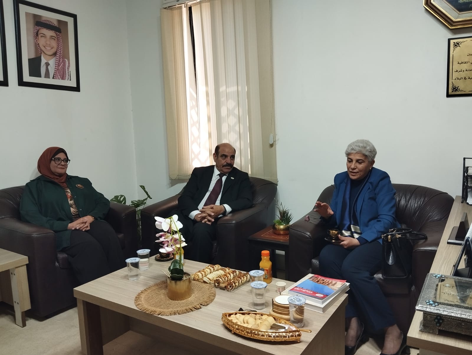 السفيرة التونسية في عمان مفيدة الزريبي تزور اتحاد الكتاب والادباء الاردنيين.