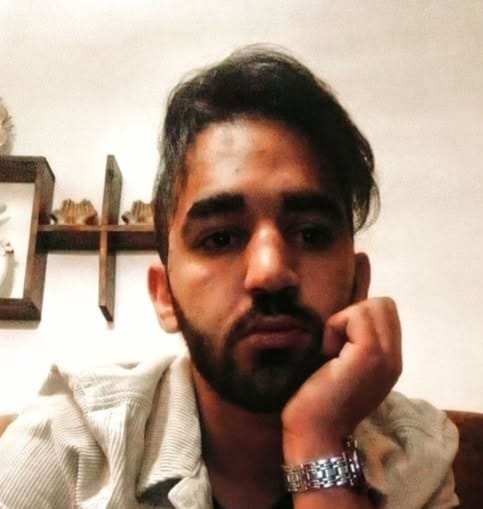احمد ايهاب سلامة يكتب: فرار من لعنة الشاشة..نزيف الذاكرة في زمن الضجيج