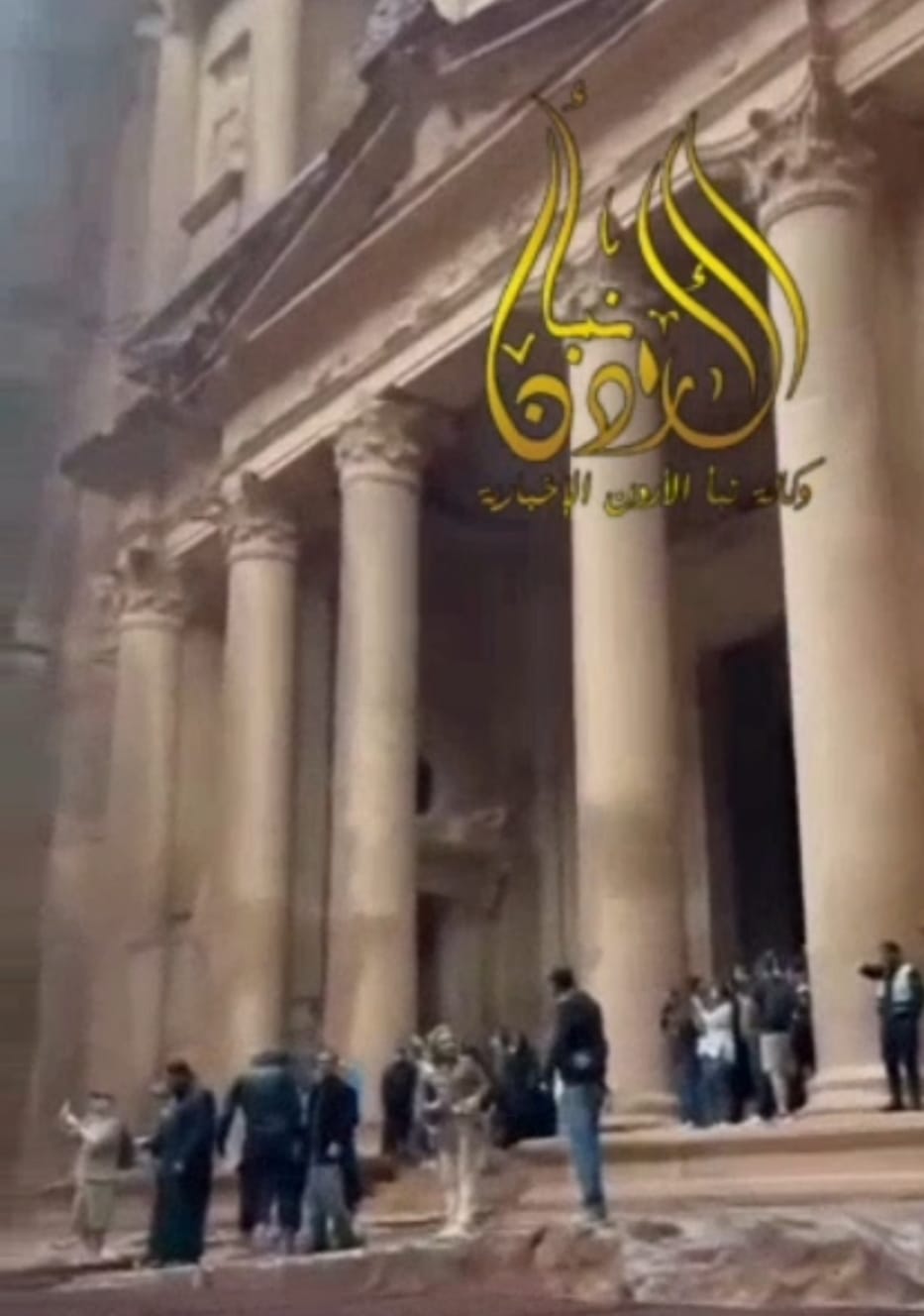 عاجل - الأمن العام : إخلاء 14 سائحاً حاصرتهم السيول في البتراء .. والبحث عن راعي أغنام في الحسا(فيديو)