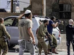 مستوطنون يهاجمون عائلة فلسطينية قرب رام الله