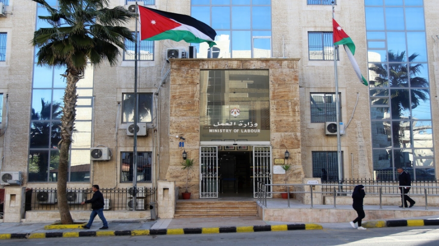 وزير العمل: أكثر من 19 ألف عاملة منزل لم يتم تجديد تصاريح عملهن