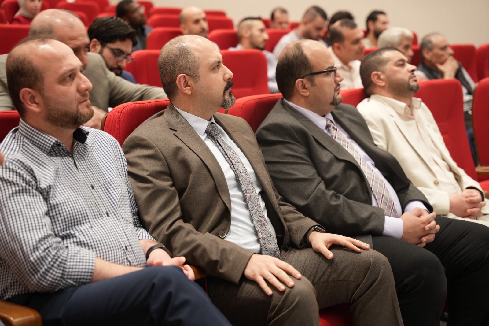 مستشفى الكندي يستضيف اليوم العلمي الأول لجمعية جراحي الدماغ والأعصاب الأردنية (صور)