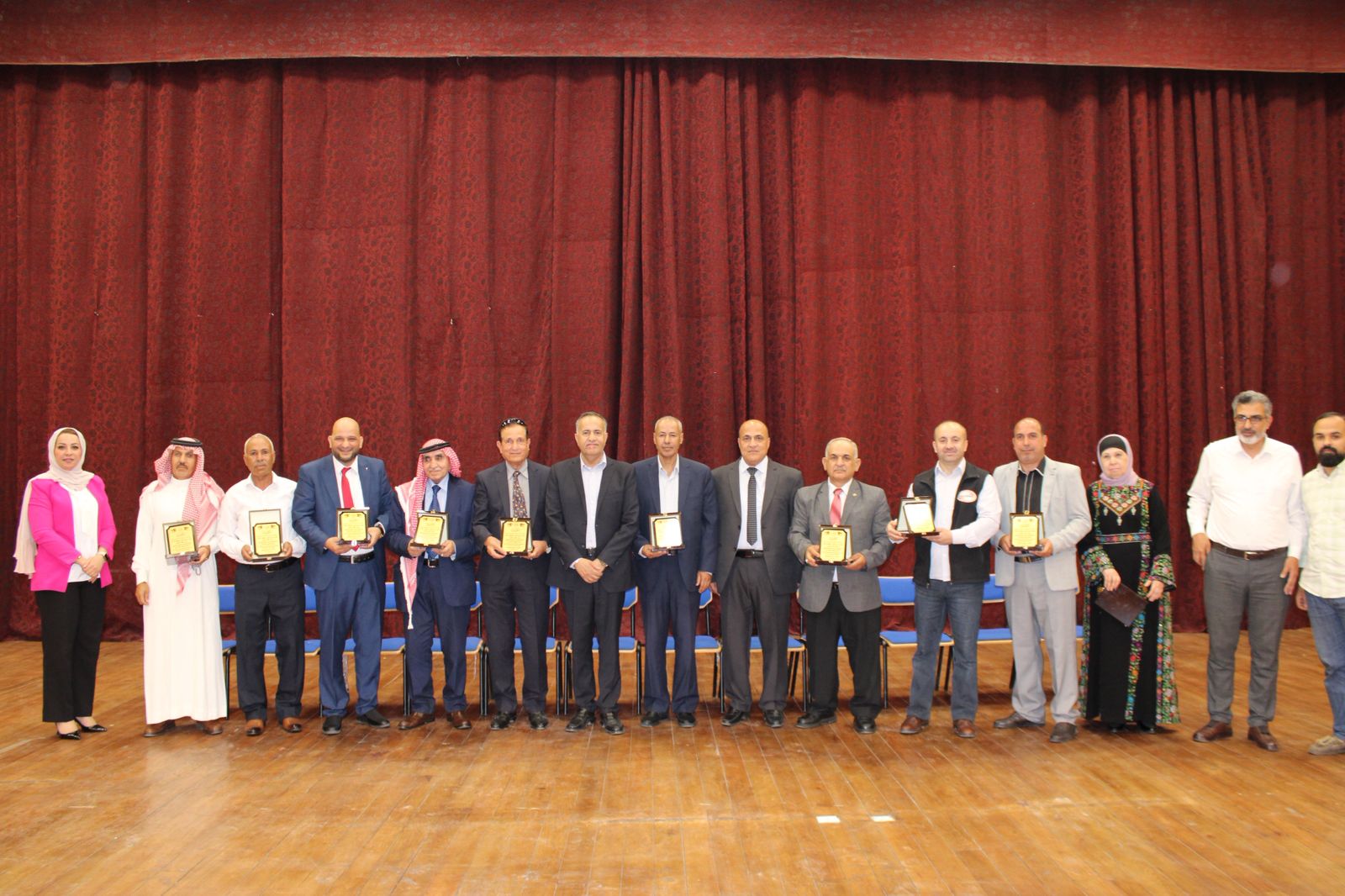 مديرية شباب الزرقاء تنظم مؤتمراً شبابياً بمناسبة الاستقلال وتكرم المتقاعدين العسكريين
