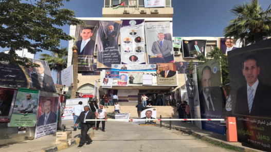 انتخابات نقابة المحامين.. إقبال واسع وتمديد وجولتان لحسم موقع النقيب