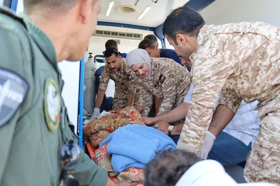 عاجل- وصول 4 أطفال من قطاع غزة بطائرات أردنية للعلاج 