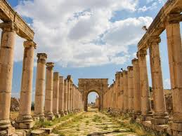 آثار جرش: جهود مكثفة لتعزيز السياحة والحفاظ على الإرث الحضاري
