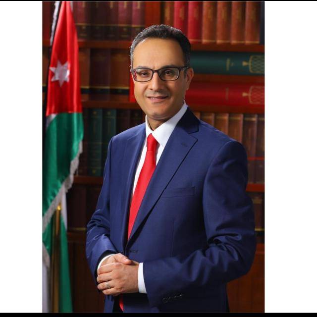 محمد الزيود يكتب : تؤثرون بماذا يا هذا ويا هذه!