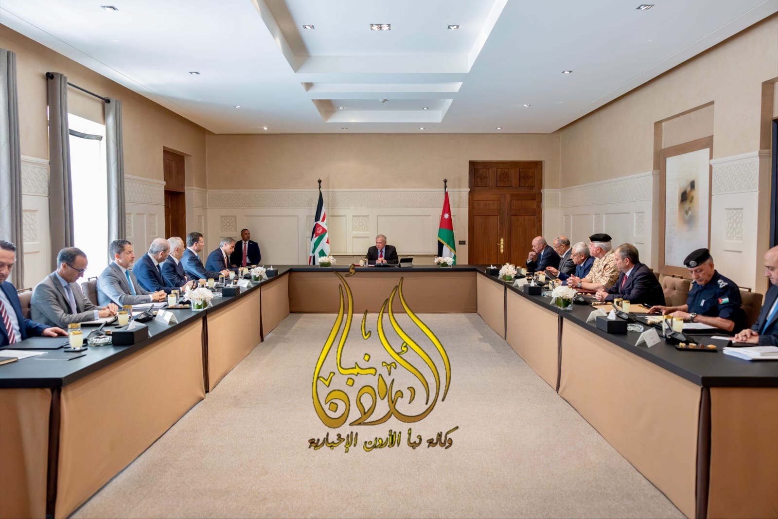 عاجل - الملك يترأس اجتماعاً مع رؤساء السلطات وقادة الأجهزة الأمنية في قصر الحسينية .. ويصدر توجيهات (تفاصيل) 