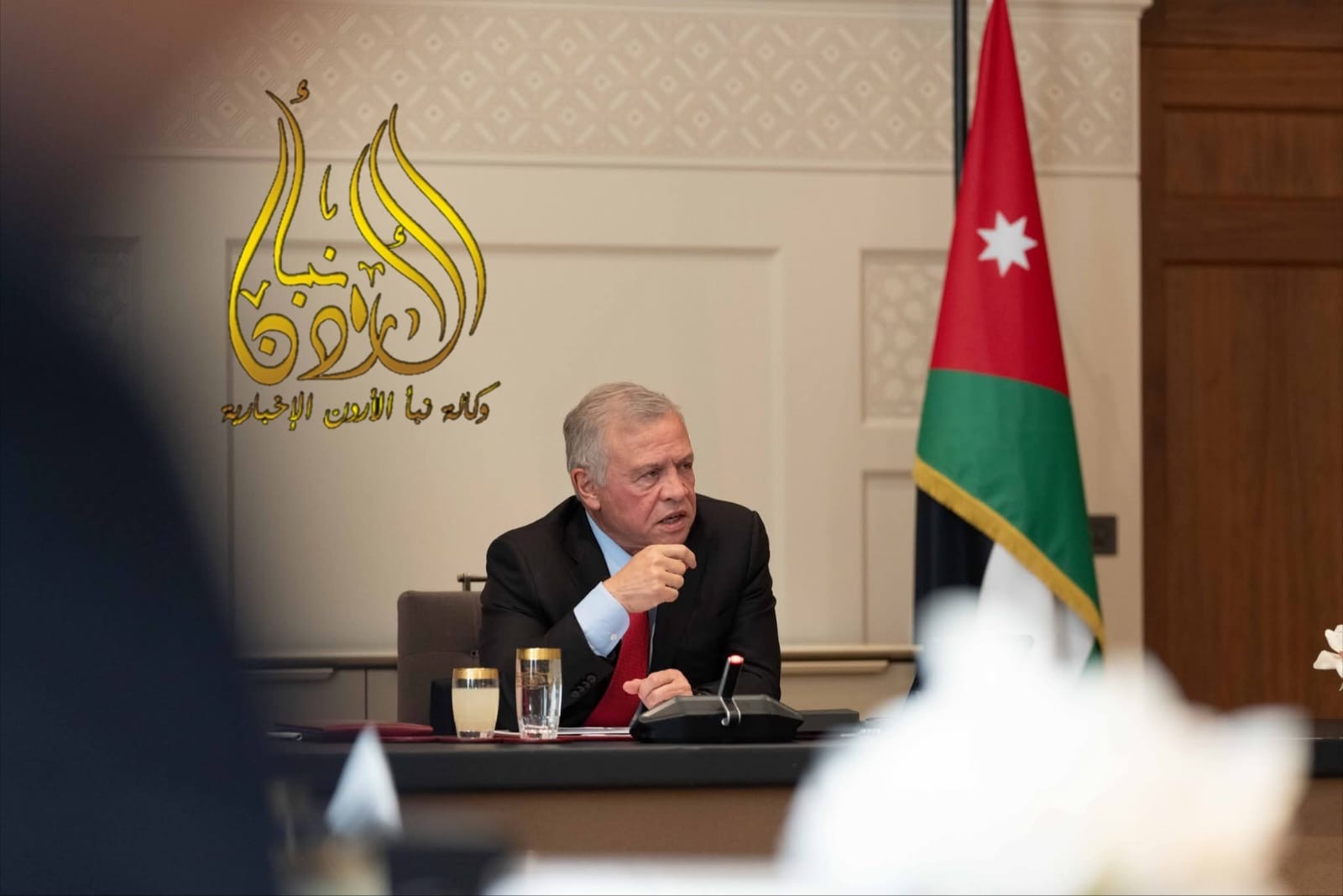 عاجل - الملك يترأس اجتماعاً مع رؤساء السلطات وقادة الأجهزة الأمنية في قصر الحسينية .. ويصدر توجيهات (تفاصيل) 