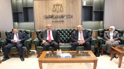 وزير العدل يؤكد أهمية الشراكة مع نقابة المحامين