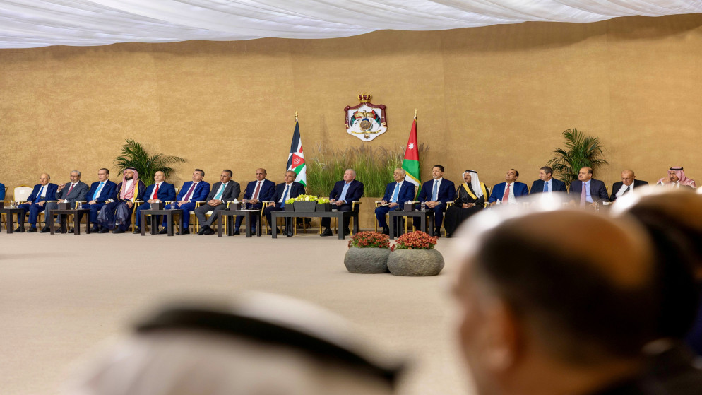 عاجل - الملك يلتقي وجهاء وممثلين عن أبناء وبنات الكرك ويؤكد أهمية مواصلة الحكومة تنفيذ مشاريعها بالمحافظة