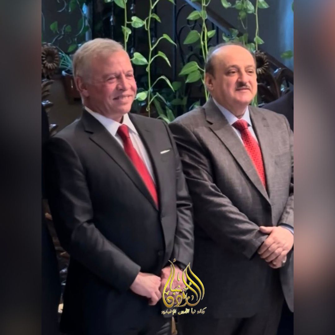 الملك في دارة الدكتور عوجان بحضور عدد من الشخصيات (أسماء وفيديو)