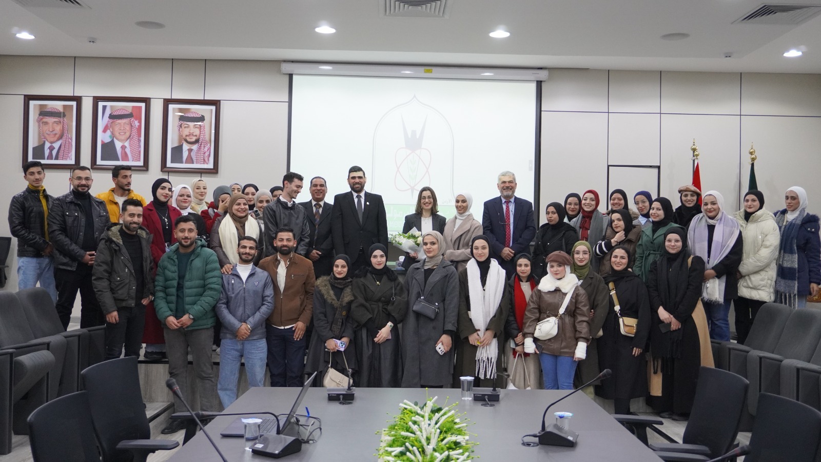 السفيرة اليونانية في عمّان تزور