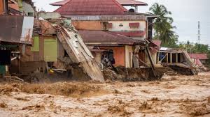 إندونيسيا: ارتفاع حصيلة قتلى الفيضانات إلى أكثر من ألف