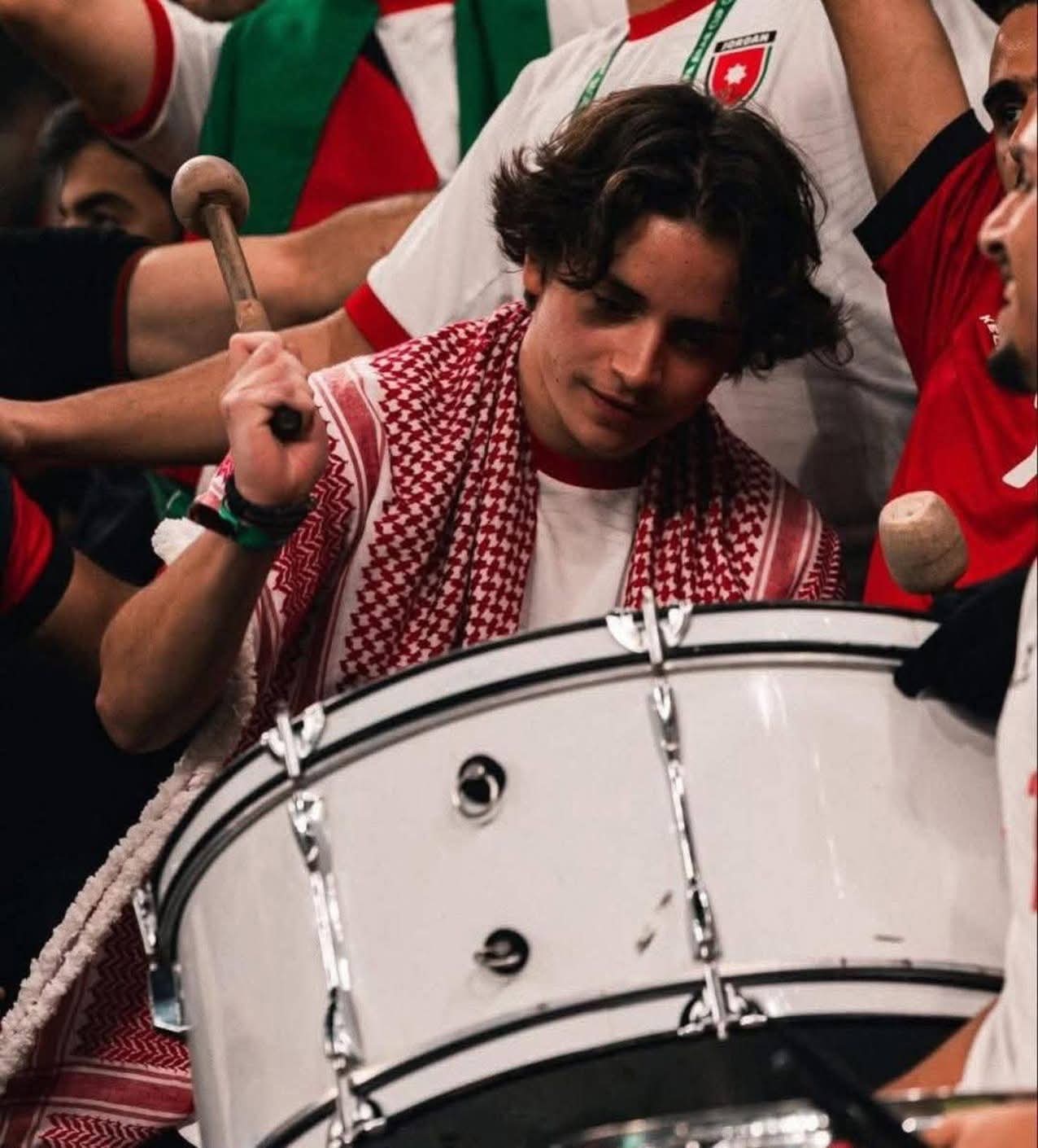 خليل النظامي يكتب : عن فيديو الأمير بين الجماهير