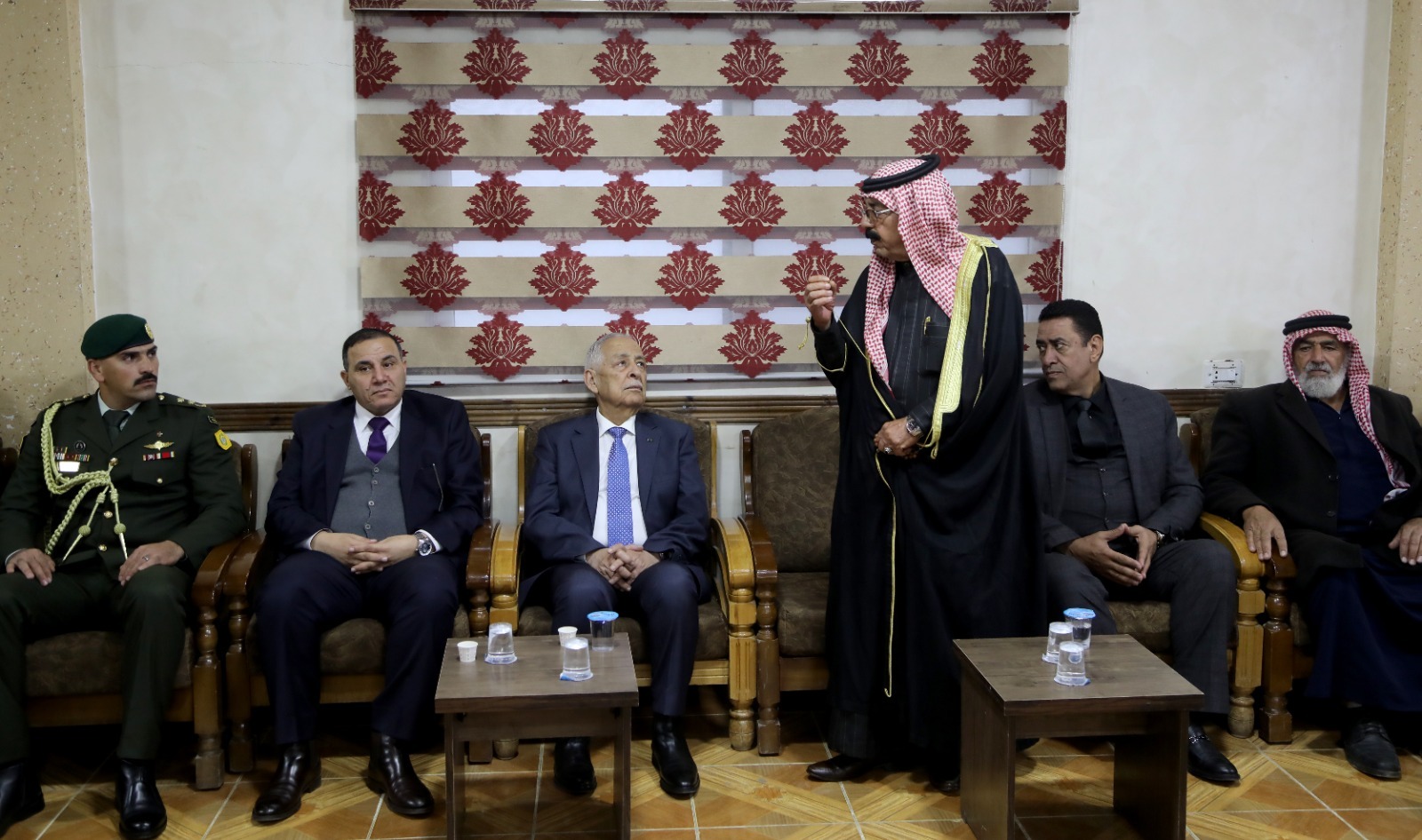 مندوبا عن الملك وولي العهد.. العيسوي يعزي عشيرتي الخلايلة والعواملة