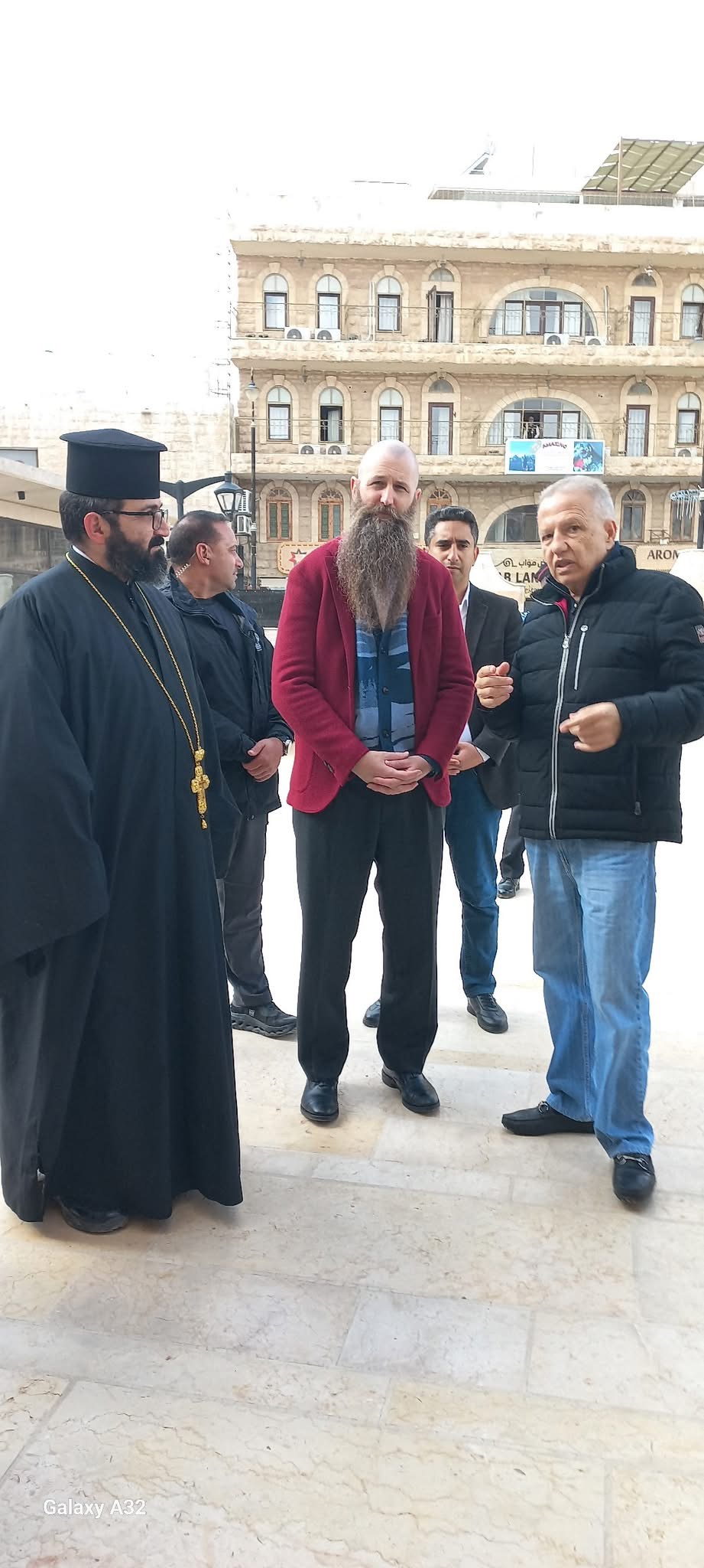 السفير الأمريكي يزور مواقع سياحية في مادبا