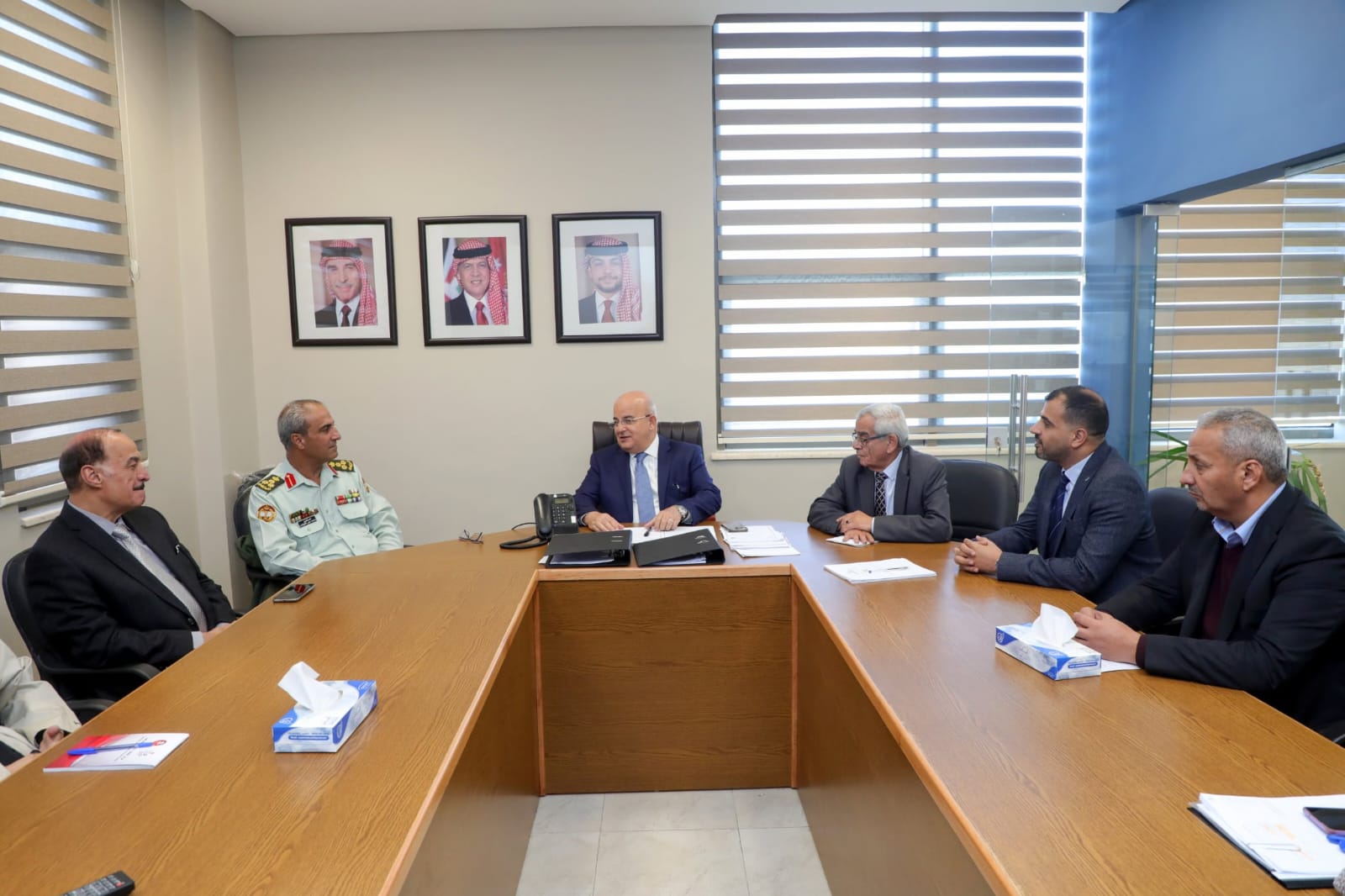 د. الحياري: شراكتنا مع الخدمات الطبية ووزارة الصحة ركيزة أساسية لتحسين مستوى الخدمات الصحية في المنطقة