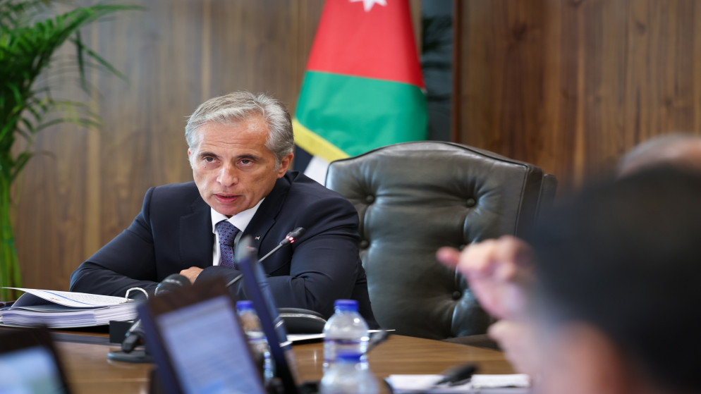 عاجل - رئيس الوزراء يترأس الاجتماع الأول للجنة إعداد البرنامج التنفيذي للحدّ من الإلقاء العشوائي للنفايات