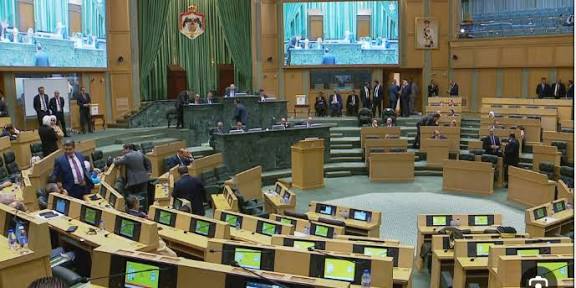 النواب يناقشون مشروع قانون المعاملات الإلكترونية في جلسة تشريعية غداً