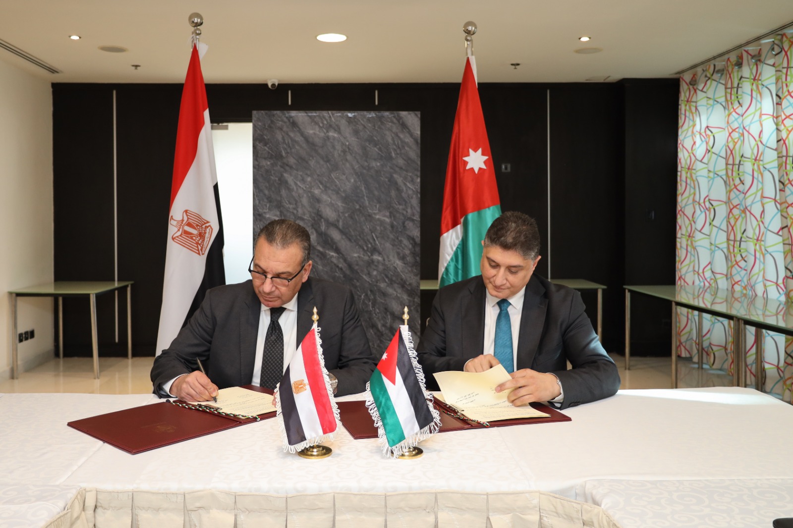 اجتماعات اللجنة الفنية الأردنية المصرية المشتركة للنقل البري تلتئم في عمان